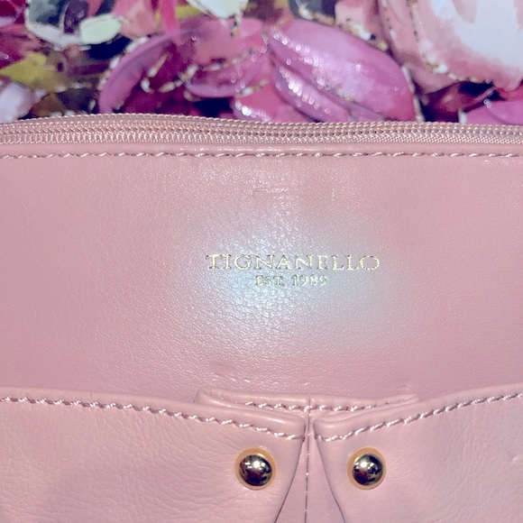 NWOT Tignanello Blush Pink Genuine Leather Crossbody Bag - Picture 2 of 9